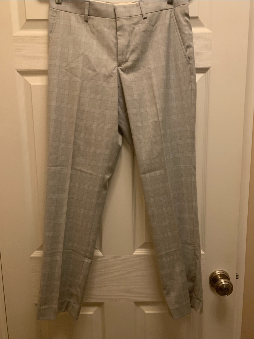 jf j.ferrar Men's Light Gray Plaid Dress Pants